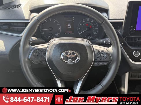 Used 2025 Toyota Corolla Cross LE image 15