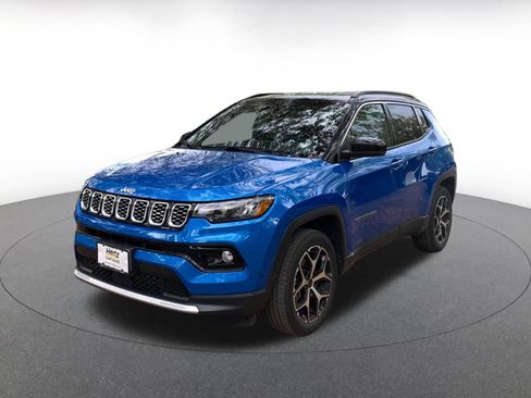 Used 2025 Jeep Compass Limited image 3