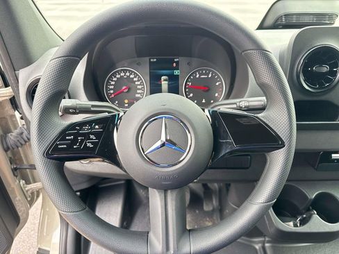 New 2025 Mercedes-Benz Sprinter 2500 image 10