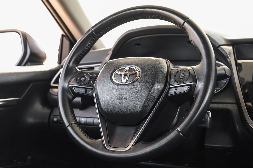 Used 2023 Toyota Camry SE FWD image 11