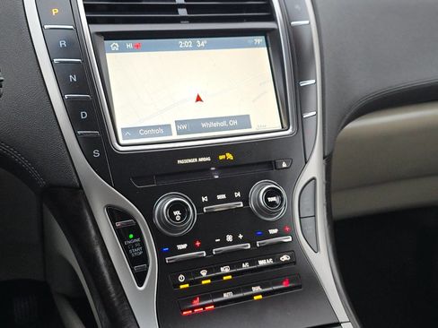 Used 2019 Lincoln Nautilus Select image 40