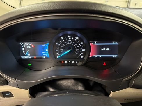 Certified 2018 Ford Fusion SE w/ Fusion SE Technology Package FWD image 21