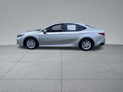 Used 2025 Toyota Camry LE FWD image 4