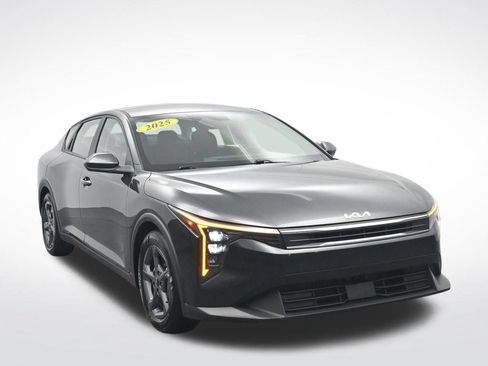Used 2025 Kia K4 FWD image 3