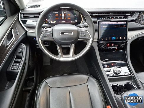 Used 2024 Jeep Grand Cherokee Limited 4xe image 2