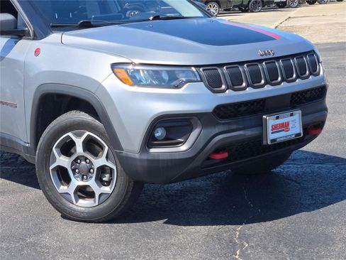 Used 2022 Jeep Compass Trailhawk AWD/4WD image 2