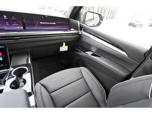 New 2026 Cadillac Escalade Sport w/ Touring Package AWD/4WD image 10