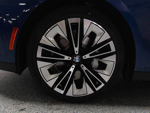 Used 2026 BMW 530i w/ Premium Package RWD image 5