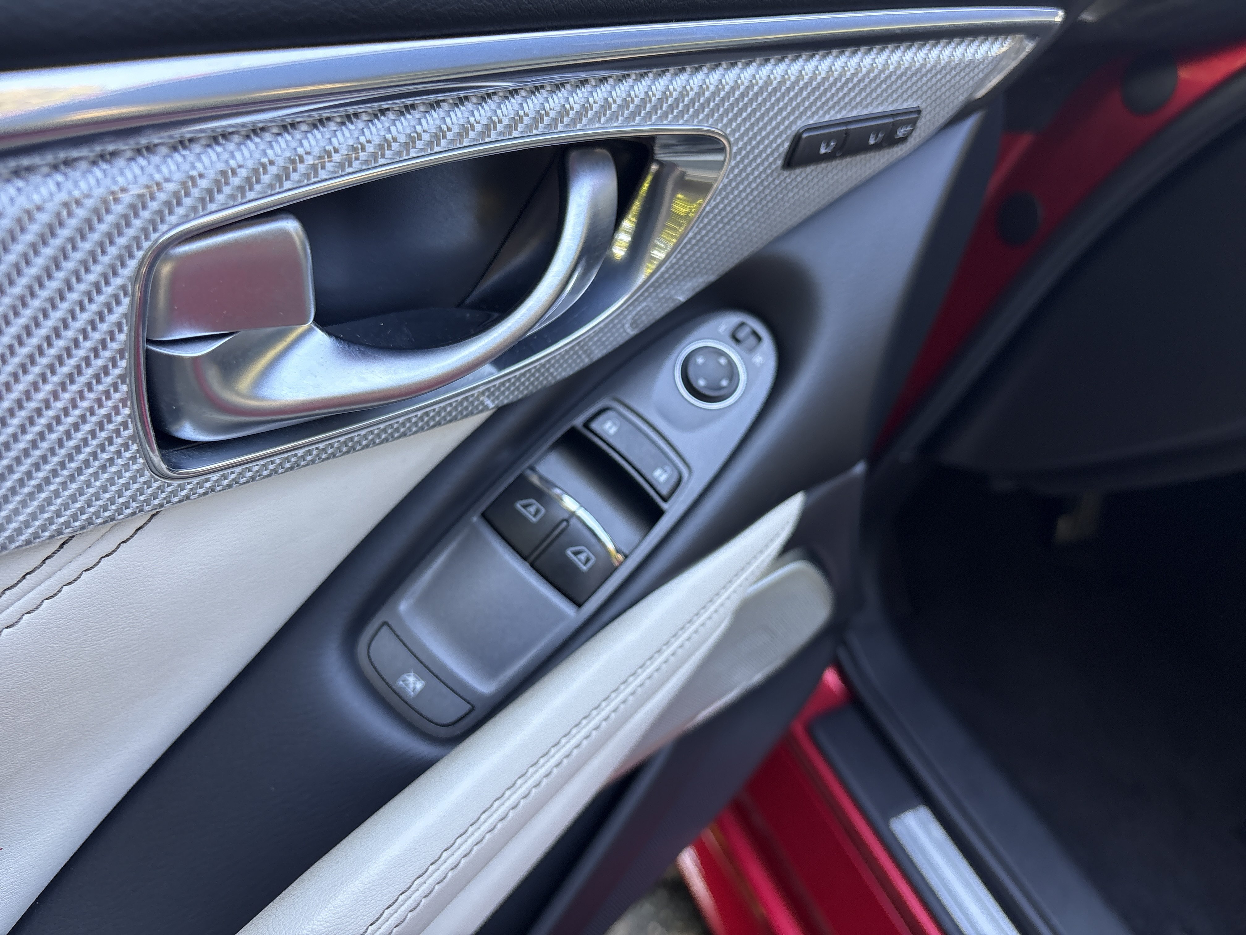 Used 2018 INFINITI Q60 Red Sport 400 AWD/4WD image 10