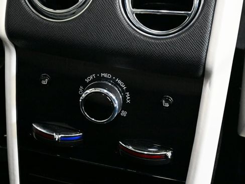 Used 2019 Rolls-Royce Cullinan image 18