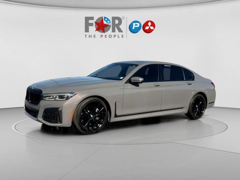 Used 2021 BMW 740i w/ M Sport Package image 1