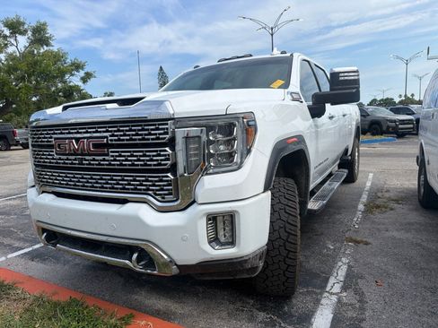 Used 2021 GMC Sierra 3500 Denali w/ Denali Ultimate Package AWD/4WD image 3