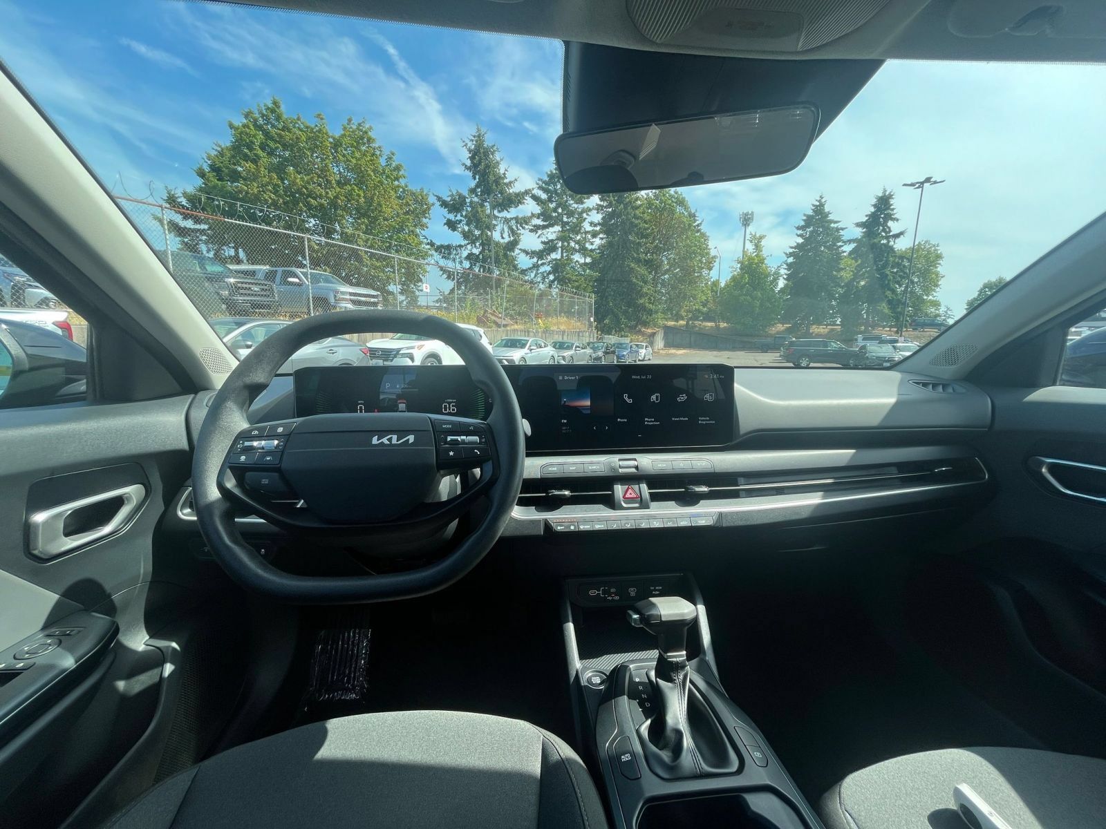 Used 2025 Kia K4 FWD image 33