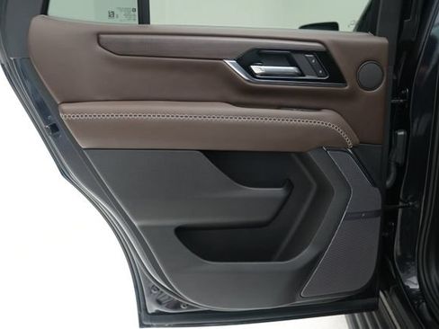Used 2025 GMC Yukon Denali Ultimate w/ LPO, Floor Liner Package AWD/4WD image 42