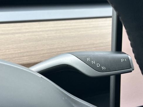 Used 2023 Tesla Model 3 Standard Range image 25