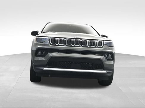 Used 2023 Jeep Compass Limited AWD/4WD image 16
