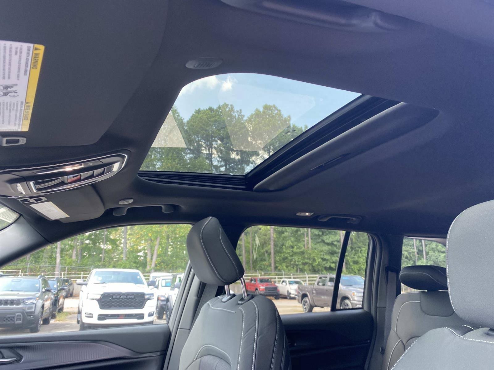 New 2027 Jeep Grand Cherokee Laredo X RWD image 13