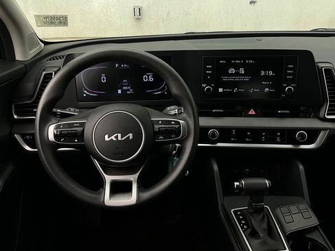 Used 2025 Kia Sportage LX image 13