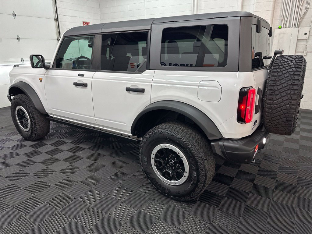 Used 2023 Ford Bronco Badlands w/ Sasquatch Package AWD/4WD image 7