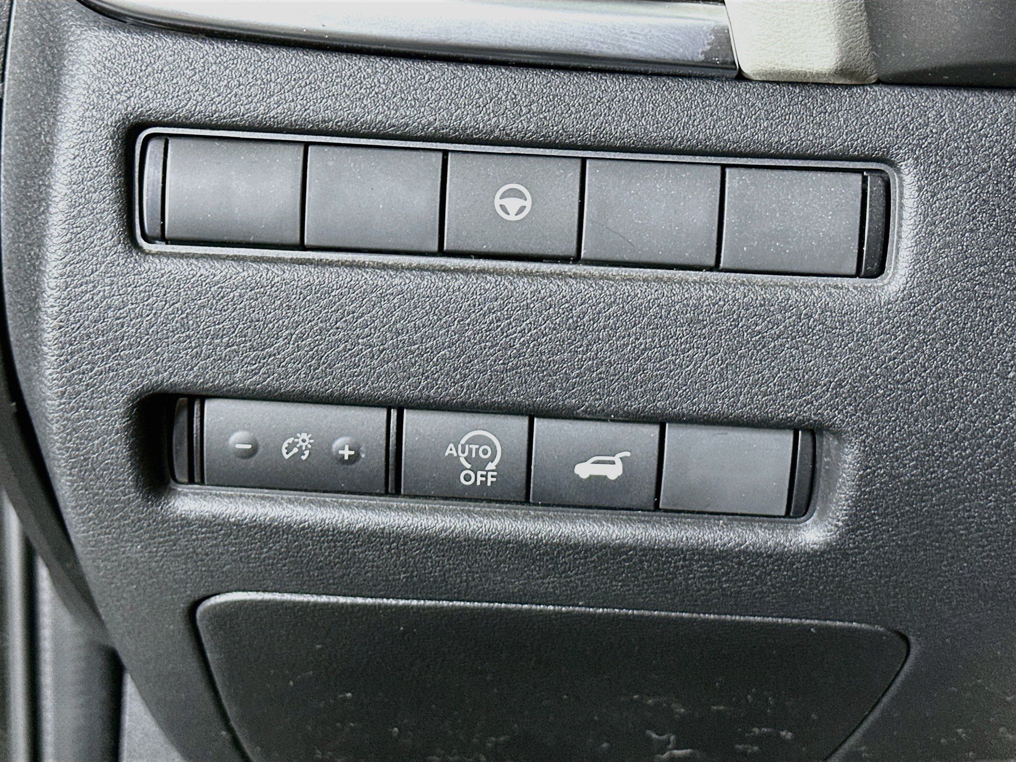 Used 2023 Nissan Rogue SL w/ SL Premium Package FWD image 17