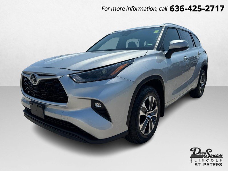 Used 2022 Toyota Highlander XLE AWD/4WD image 1