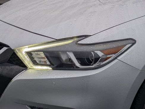 Used 2017 Nissan Maxima Platinum image 9