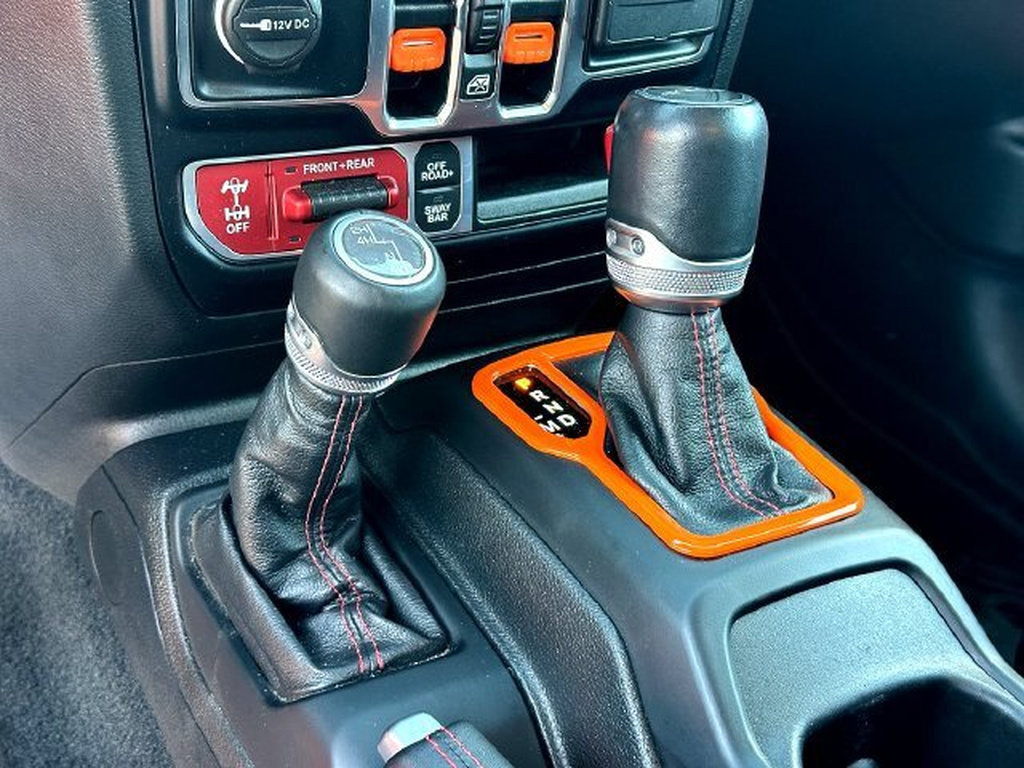 Used 2023 Jeep Gladiator Rubicon AWD/4WD image 17