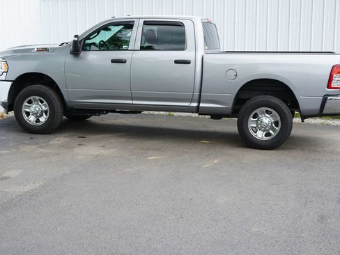Used 2024 RAM 2500 Tradesman w/ Chrome Appearance Group AWD/4WD image 3