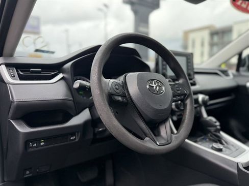 Used 2021 Toyota RAV4 XLE w/ Convenience Package AWD/4WD image 25