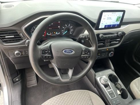 Used 2022 Ford Escape SE image 25