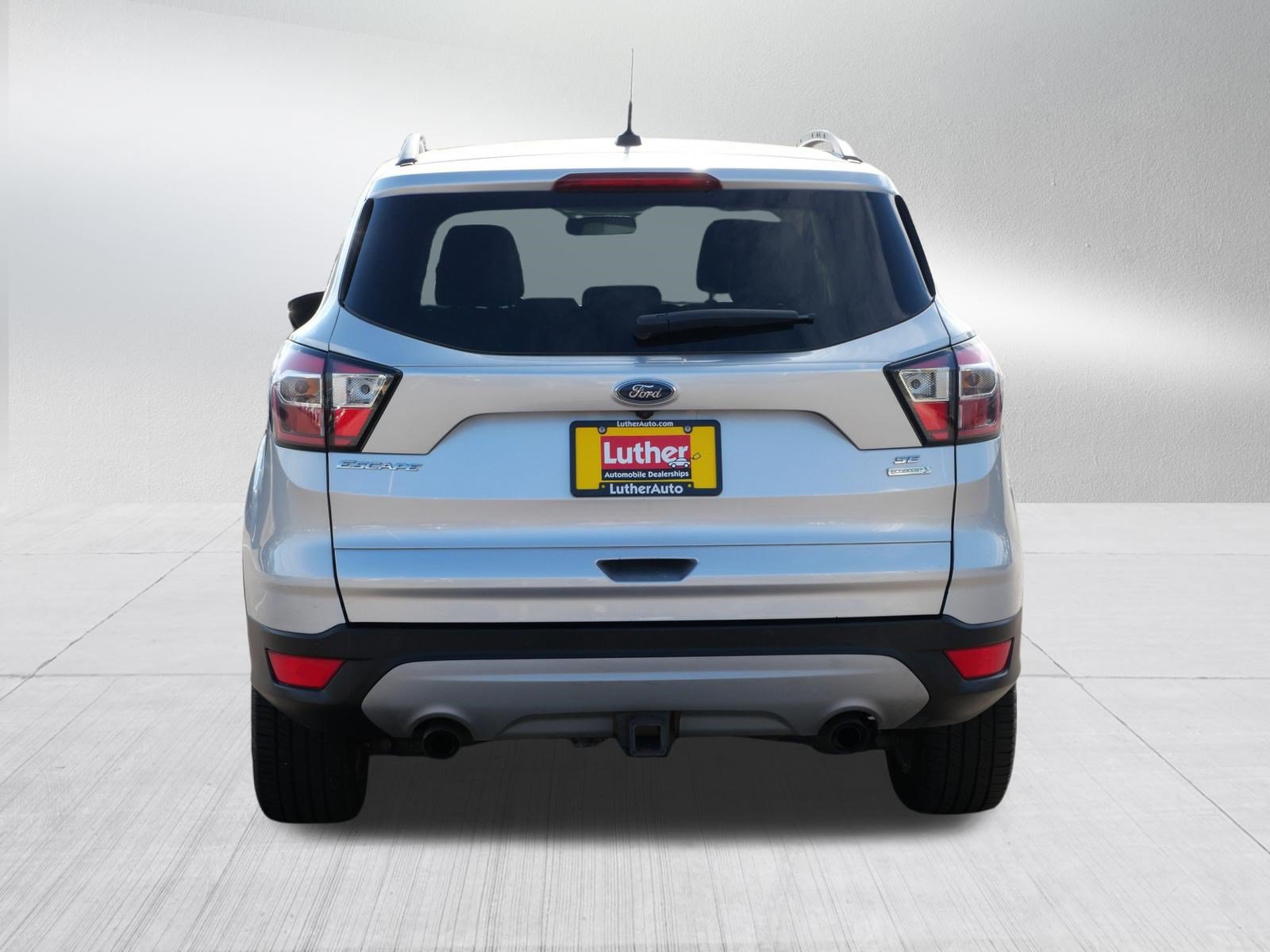 Used 2017 Ford Escape SE w/ Equipment Group 201A FWD image 2