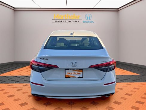 Used 2023 Honda Civic Sport image 4