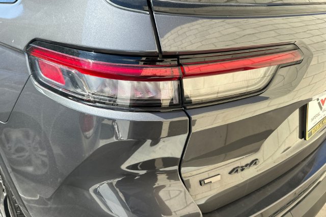 Used 2022 Jeep Grand Cherokee L Laredo AWD/4WD image 13