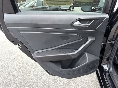 Used 2023 Volkswagen Jetta SE image 22