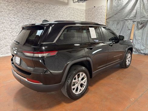 Used 2022 Jeep Grand Cherokee Limited image 7