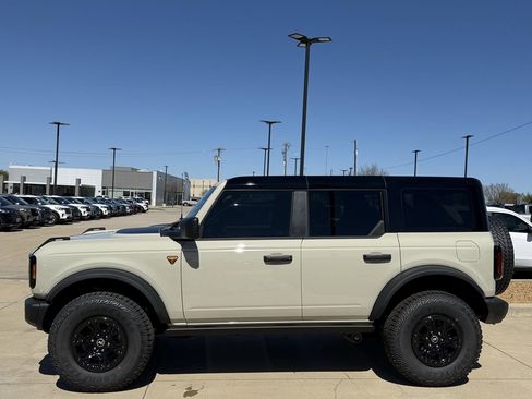 New 2026 Ford Bronco Badlands image 35