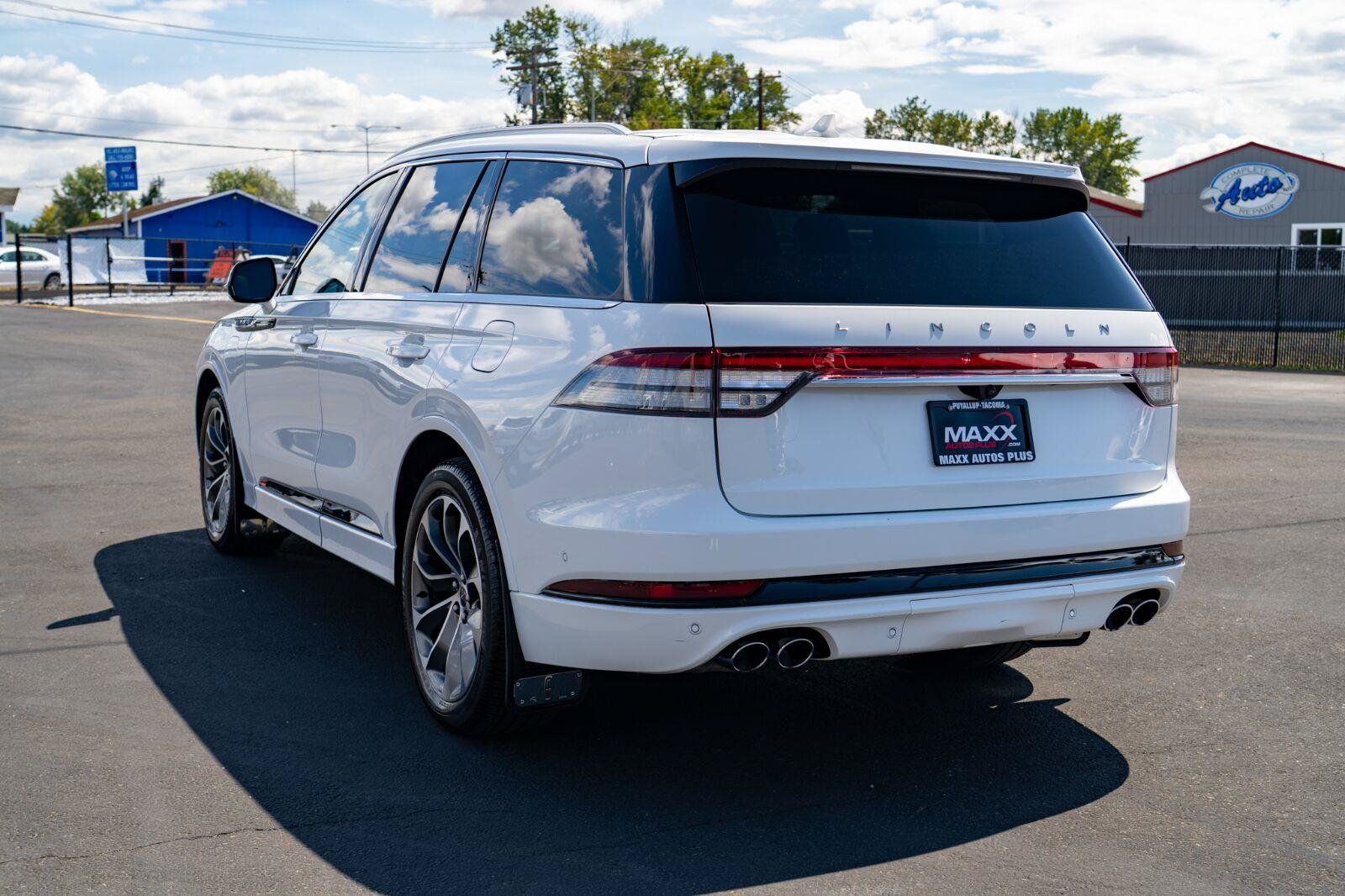 Used 2021 Lincoln Aviator Grand Touring w/ Equipment Group 302A AWD/4WD image 11