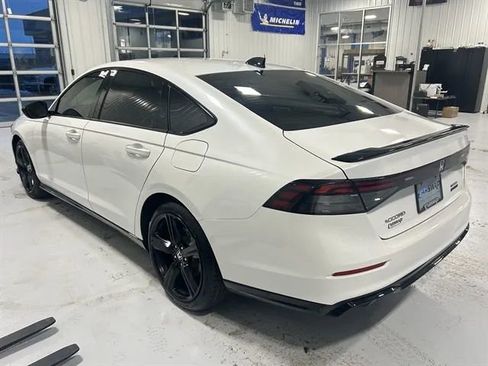 Used 2023 Honda Accord Sport image 5