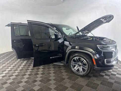 Used 2022 Jeep Wagoneer Series III w/ Convenience Group I AWD/4WD image 14