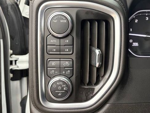 Certified 2022 GMC Sierra 2500 SLT w/ SLT Preferred Package AWD/4WD image 5