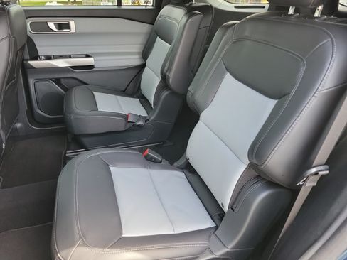 Used 2023 Ford Explorer XLT w/ Equipment Group 202A RWD image 16