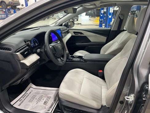 Used 2025 Toyota Camry XLE w/ Premium Plus Package AWD/4WD image 10