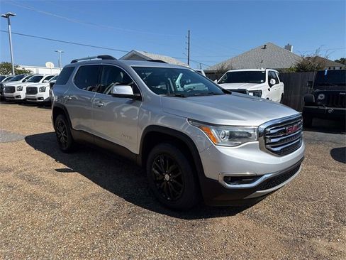 Used 2018 GMC Acadia SLT image 4