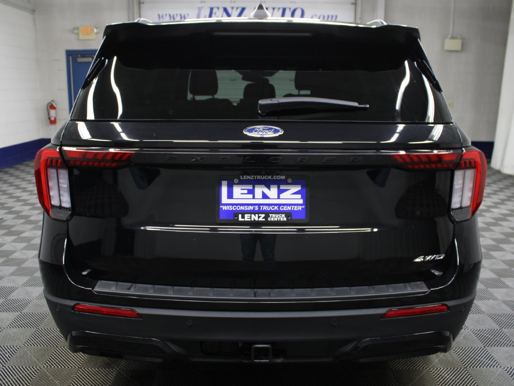 Used 2025 Ford Explorer ST-Line w/ ST-Line Street Pack AWD/4WD image 44