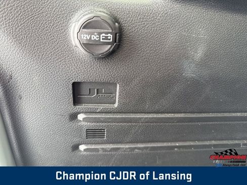 Used 2024 Jeep Wrangler Sahara image 40