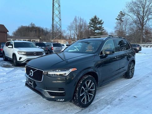 Used 2017 Volvo XC90 T6 Momentum image 1