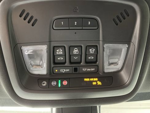 Certified 2023 Chevrolet Traverse RS AWD/4WD image 34