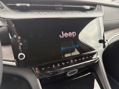 New 2026 Jeep Grand Cherokee Altitude AWD/4WD image 17