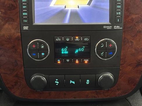 Used 2012 Chevrolet Avalanche LT AWD/4WD image 25