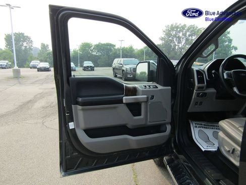 Used 2018 Ford F150 Lariat w/ Equipment Group 502A Luxury AWD/4WD image 29